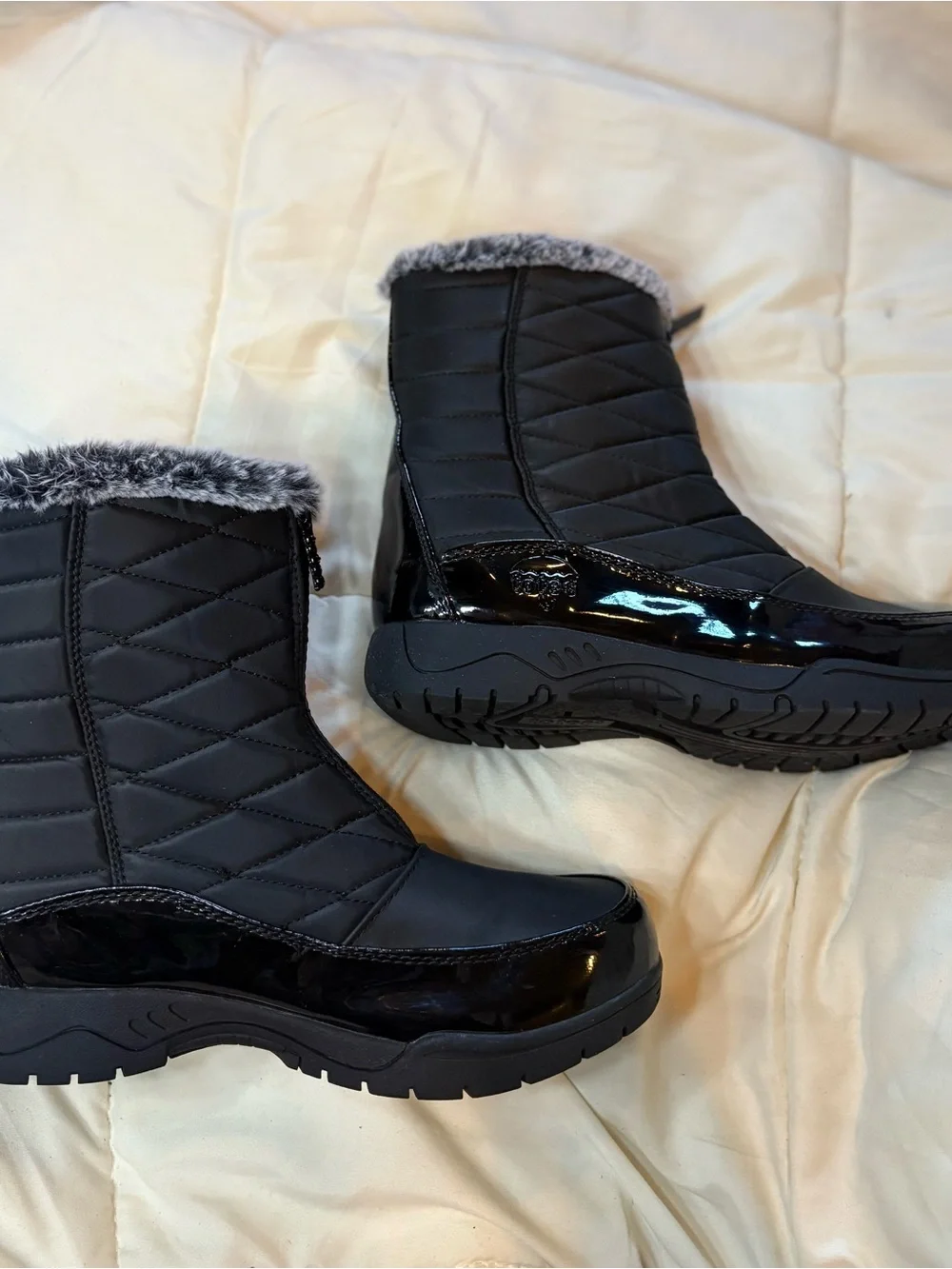totes Black Quilted Faux-Fur Trim Winter Boots